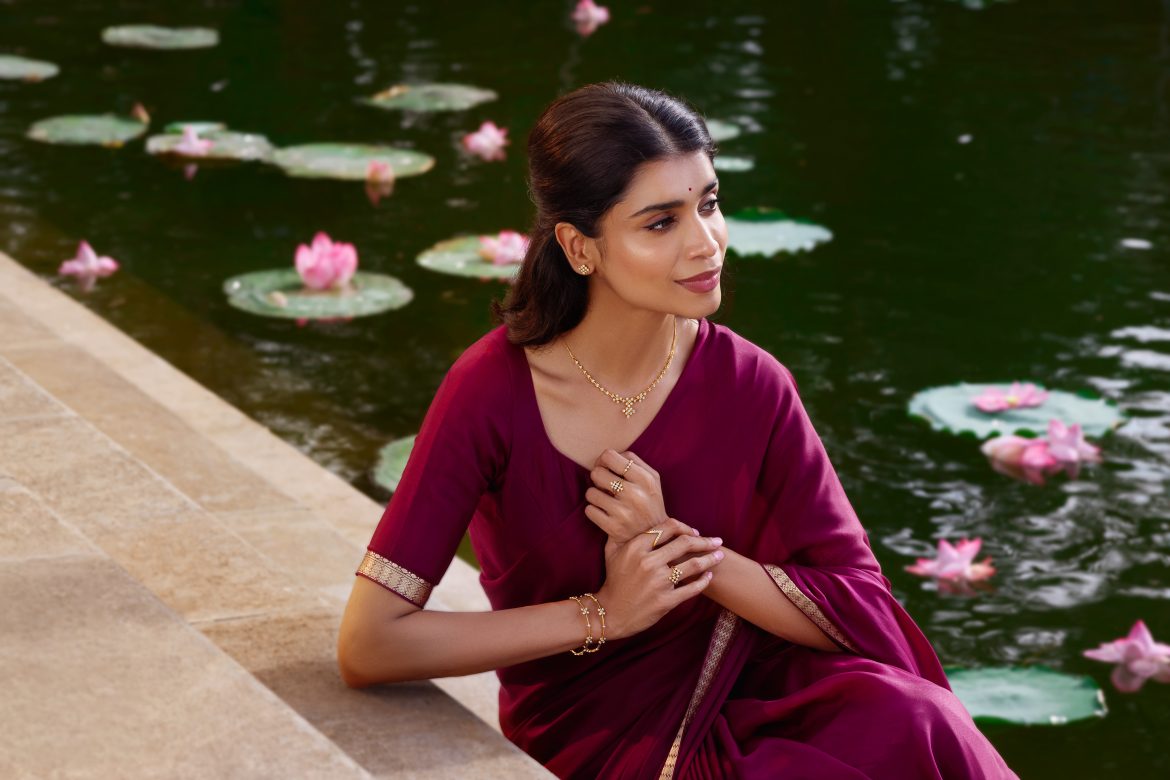 Close Setting Diamond Jewellery in 22K Gold