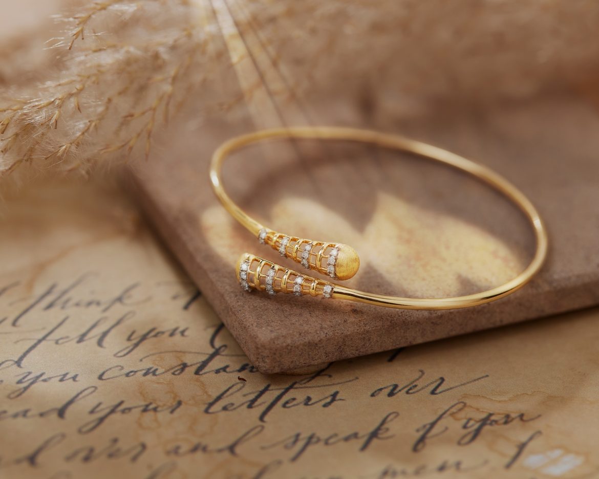 Dazzling Karwa Chauth Jewellery Gifts to Surprise Your Wife